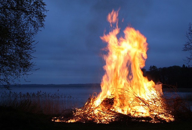 fire-123784_640 Lagerfeuer
